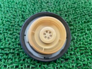 Крышка топливного бака TOYOTA CAMI J122E K3-VE 77310-97201 3 ракурс