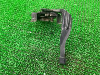 Замок капота передний Honda Fit GP1 LDA 74120TF0T01 2 ракурс