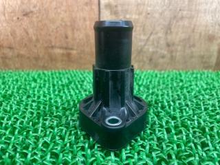 Корпус термостата DAIHATSU MIRA E:S LA350S KF-VE 16321B2010 4 ракурс Корпус термостата DAIHATSU MIRA E:S LA350S KF-VE 16321B2010 4 ракурс