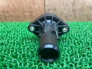 Корпус термостата DAIHATSU MIRA E:S LA350S KF-VE 16321B2010 5 ракурс Корпус термостата DAIHATSU MIRA E:S LA350S KF-VE 16321B2010 5 ракурс