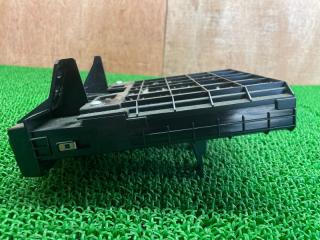 Подстаканник NISSAN Elgrand PNE52 VQ35DE 684301JB0B 2 ракурс