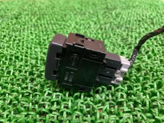 Кнопка открывания багажника NISSAN Elgrand PNE52 VQ35DE 251401AA0A 2 ракурс
