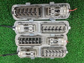 Светильник салона NISSAN Elgrand PNE52 VQ35DE 264301JB1A 2 ракурс