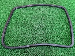Уплотнитель стекла собачника правый TOYOTA LAND CRUISER PRADO LJ78G 2L-TE 62741-60060 1 ракурс