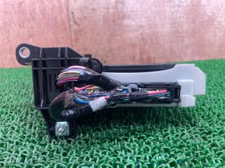 Блок предохранителей LEXUS RX450h GYL25W 2GR-FXS 89221-48630 2 ракурс
