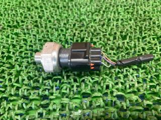 Датчик давления кондиционера LEXUS RX450h GYL25W 2GR-FXS 8871933020 1 ракурс