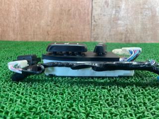 Кнопка LEXUS RX450h GYL25W 2GR-FXS 8407048110 2 ракурс
