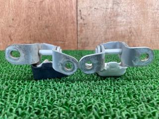 Петля 5-двери левая передняя Lexus IS250 GSE20 4GR-FSE 67002-53050 3 ракурс