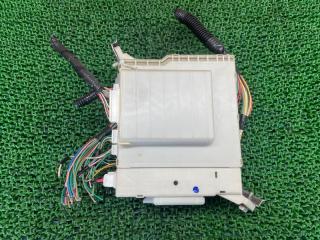 Блок предохранителей Lexus IS250 GSE20 4GR-FSE 82730-53244 2 ракурс