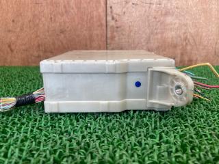 Блок предохранителей Lexus IS250 GSE20 4GR-FSE 82730-53030 3 ракурс
