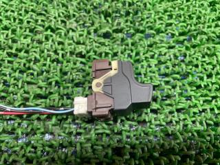 Кнопка открывания багажника NISSAN SKYLINE V35 VQ25DD 25380EG000 3 ракурс