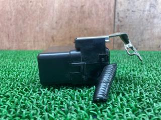 Блок реле NISSAN LEAF ZE1 EM57 2523713E60 3 ракурс