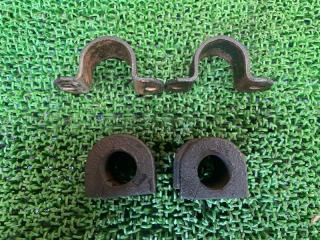 Крепление стабилизатора заднее TOYOTA LAND CRUISER PRADO LJ78W 2L-TE 48823-60030 2 ракурс