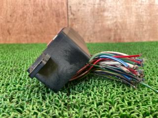 Блок предохранителей TOYOTA LAND CRUISER PRADO LJ78W 2L-TE 82131-60623 2 ракурс