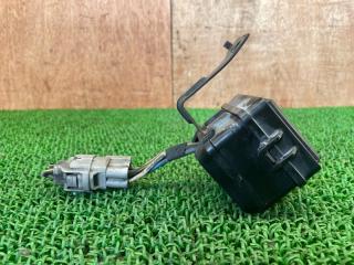 Блок предохранителей TOYOTA LAND CRUISER PRADO LJ78W 2L-TE 82610-60060 4 ракурс