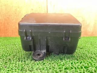 Блок реле NISSAN LEAF ZE1 EM57 24388-40F00 3 ракурс