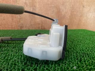 Замок двери правый задний NISSAN LEAF ZE1 EM57 82500-5SK0A 2 ракурс
