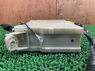 Блок предохранителей Lexus GS350 GRS191 82730-30281 3 ракурс