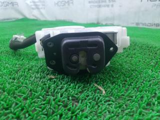 Замок багажника NISSAN Elgrand PNE52 VQ35DE 905001JB0A 3 ракурс