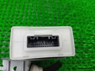 Блок реле NISSAN LEAF ZE1 EM57 284U15SN0B 3 ракурс