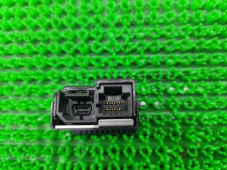 Разъем NISSAN LEAF ZE1 EM57 981710557C 3 ракурс