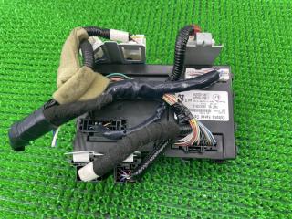 Блок реле NISSAN LEAF ZE1 EM57 284B1-5SK1D 2 ракурс