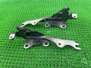 Петля капота передняя MAZDA CX-7 ER3P L3-VDT EG2152420A 2 ракурс Петля капота передняя MAZDA CX-7 ER3P L3-VDT EG2152420A 2 ракурс