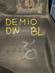 Подкрылок задний левый Mazda Demio DW