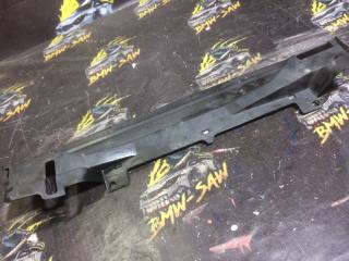 Верхний пластик радиатора BMW 3