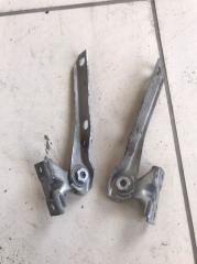 Петля капота Audi 80 контрактная Петля капота Audi 80