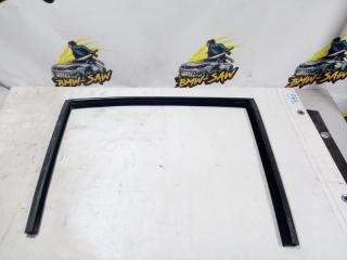 Уплотнитель стекла задний правый BMW 5 2006 контрактная Уплотнитель стекла задний правый BMW 5 2006