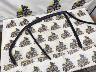 Уплотнитель стекла задний правый BMW 3 2002 контрактная Уплотнитель стекла задний правый BMW 3 2002