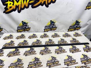 Молдинг на дверь передний правый audi 80 1994 Б/У Молдинг на дверь передний правый audi 80 1994