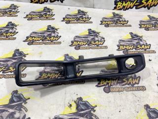 Накладка передняя левая audi 80 1994 Б/У Накладка передняя левая audi 80 1994