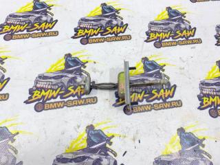 Фото запчасти ограничитель двери задний правый Mazda 626 1997 Б/У запчасть Запчасть ограничитель двери задний правый Mazda 626 1997