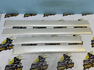 Молдинги на дверь. комплект audi A6 1997 контрактная Молдинги на дверь. комплект audi A6 1997