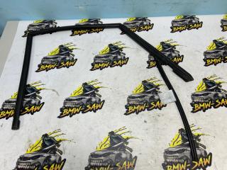 Уплотнитель стекла задний правый audi 80 1994 Б/У Уплотнитель стекла задний правый audi 80 1994