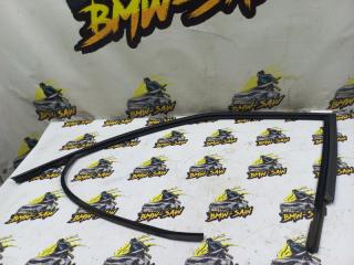 Уплотнитель стекла передний левый audi 80 1994 контрактная Уплотнитель стекла передний левый audi 80 1994