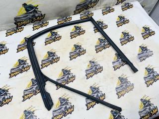 Уплотнитель стекла задний левый audi 80 1993 контрактная Уплотнитель стекла задний левый audi 80 1993