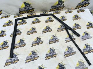 Уплотнитель стекла задний правый audi 80 1993 контрактная Уплотнитель стекла задний правый audi 80 1993