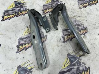 Петля капота audi A6 2000 контрактная Петля капота audi A6 2000