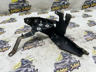 Кронштейн радиатора audi A6 2000