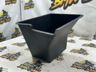 Вещевой ящик audi 80 1991