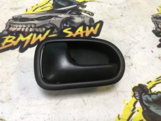 Фото запчасти ручка двери внутренняя задняя левая Mazda 626 1997 Б/У запчасть Запчасть ручка двери внутренняя задняя левая Mazda 626 1997