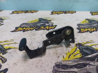 Ручка капота audi s6 2001