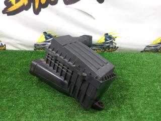 Корпус воздушного фильтра volkswagen Passat 2010