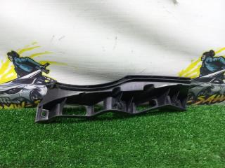 Кронштейн бампера передний правый volkswagen Passat 2010