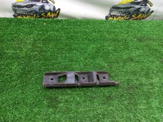 Кронштейн бампера передний правый volkswagen Passat 2010