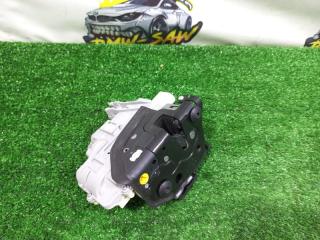 Замок двери передний левый volkswagen Passat 2010