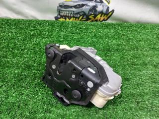 Замок двери передний правый volkswagen Passat 2010